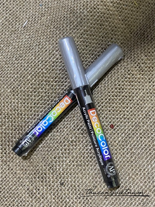 Bút sơn DecoColor Acrylic paint marker màu xám (1mm)