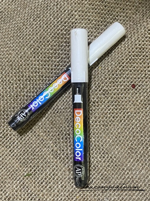 Bút sơn DecoColor Acrylic paint marker màu trắng (1mm)