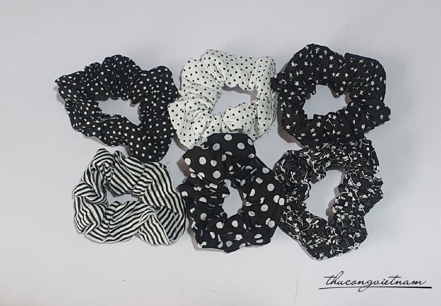Cột tóc Scrunchies tông đen (10-12cm)