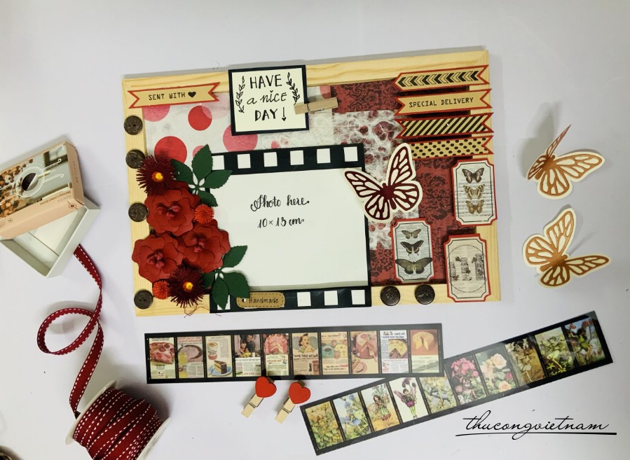 Khung Hoa và Bướm Tông Đỏ 20*30*1cm