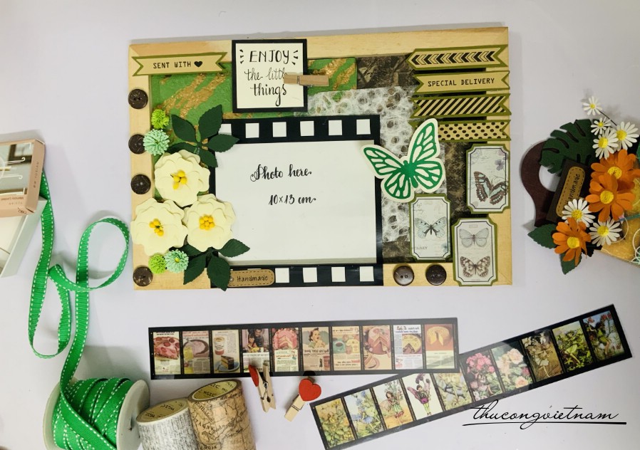 Khung Hoa và Bướm Tông Xanh Lá 20*30*1cm