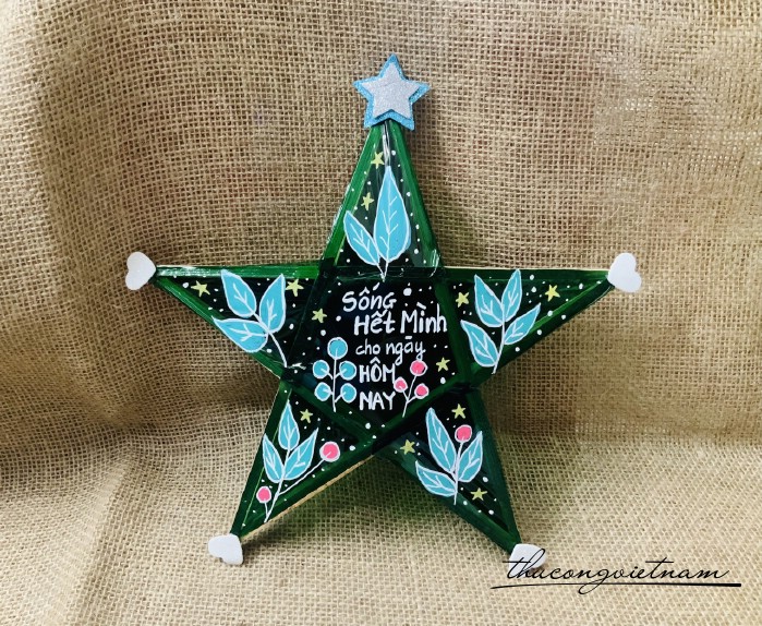 Lồng Đèn Ngôi Sao Giấy Kiếng - Mẫu Sống Hết Mình (30cm)