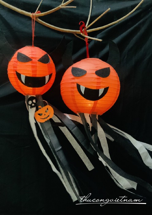 Lồng đèn giấy Halloween kèm đèn có tua rua - Quỷ Satan (20cm)