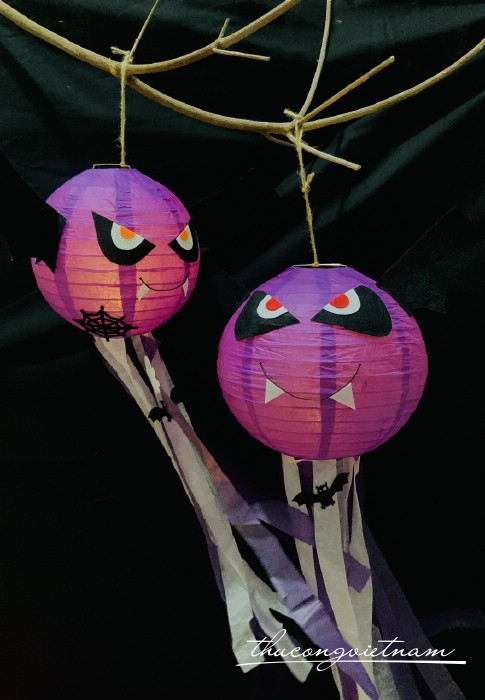 Lồng đèn giấy Halloween kèm đèn có tua rua - Con Dơi (20cm)