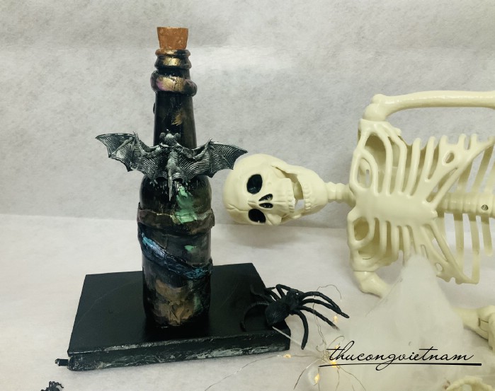 Lọ độc dược trang trí Halloween 23*7cm - Mẫu 2