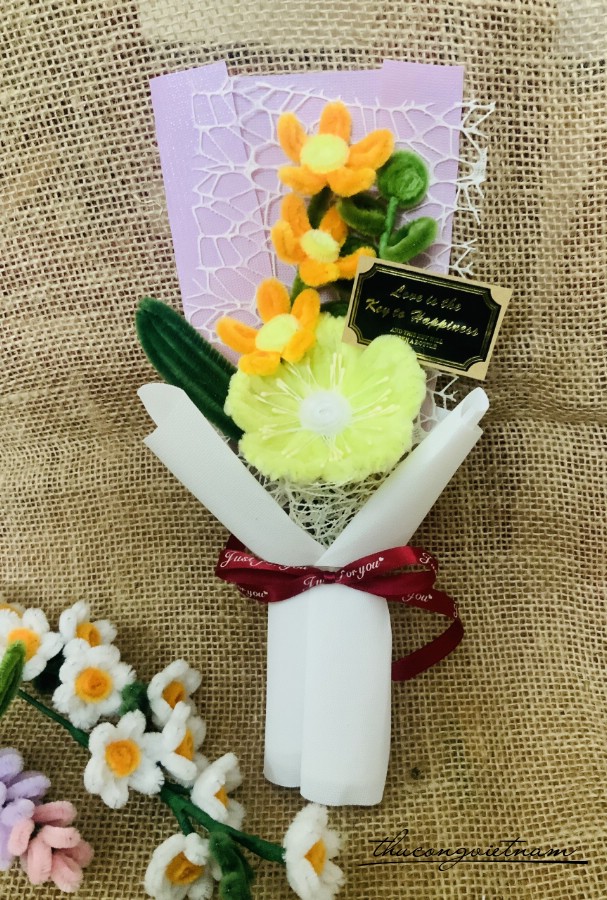Bó hoa kẽm nhung handmade 15*30cm tông vàng