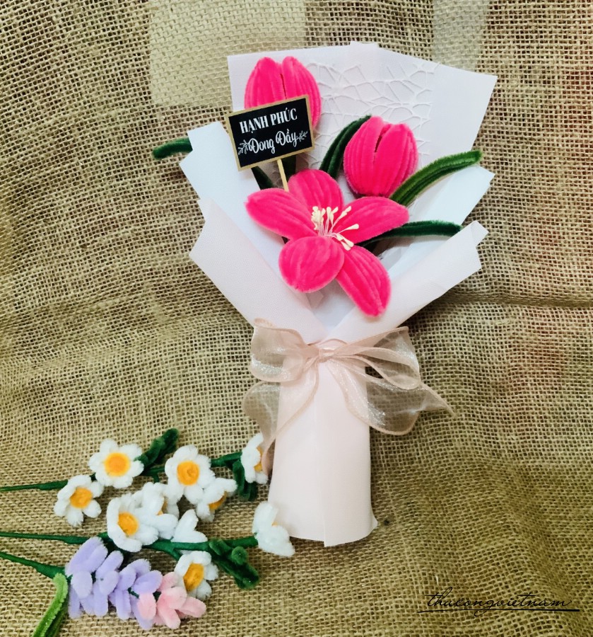 Bó hoa kẽm nhung handmade 25*35cm tông hồng