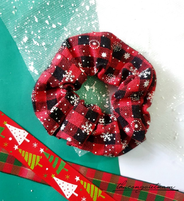 Cột tóc Scrunchies Giáng Sinh (10-12cm) - M4