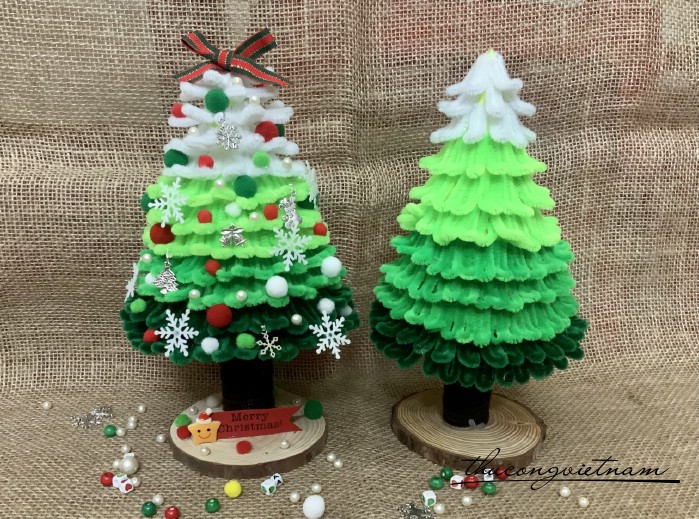 Cây thông Noel kẽm nhung trơn (30-32cm) mix xanh lá 