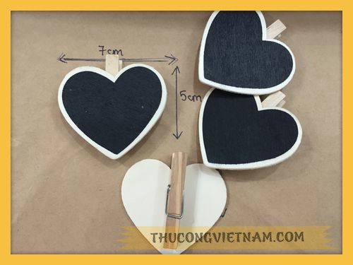 Bảng gỗ ghi chú hình trái tim