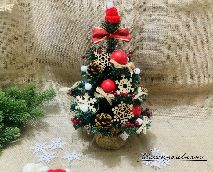 Cây thông để bàn Giáng Sinh Handmade 30cm - M2