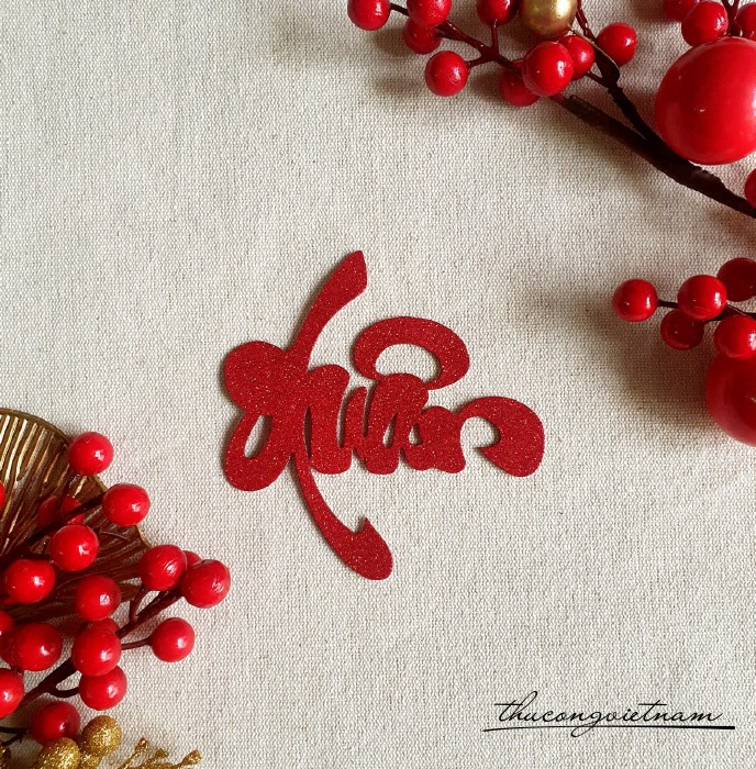 Chữ Xuân kim tuyến đỏ 12cm