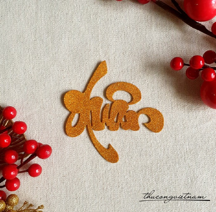 Chữ Xuân kim tuyến vàng 12cm