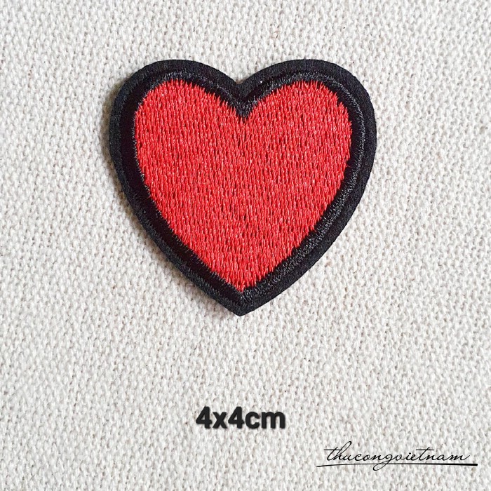 Miếng dán ủi Tim đỏ viền đen 4x4cm