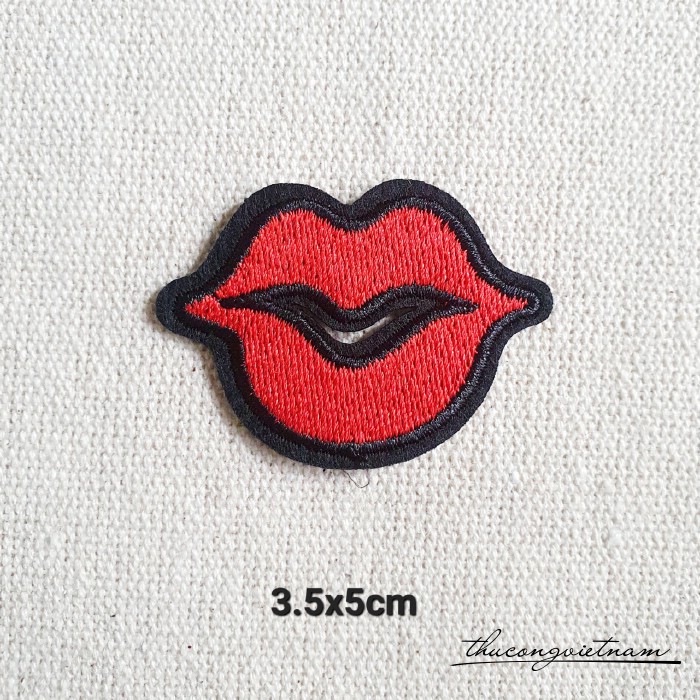Miếng dán ủi Đôi môi 3.5x5cm