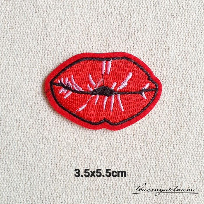Miếng dán ủi Đôi môi 3.5x5.5cm
