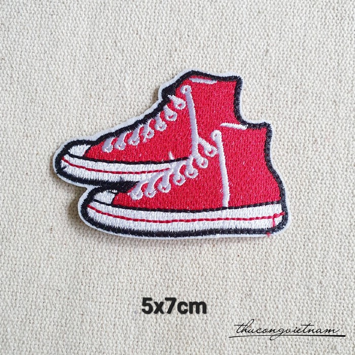 Miếng dán ủi Đôi giày đỏ 5x7cm