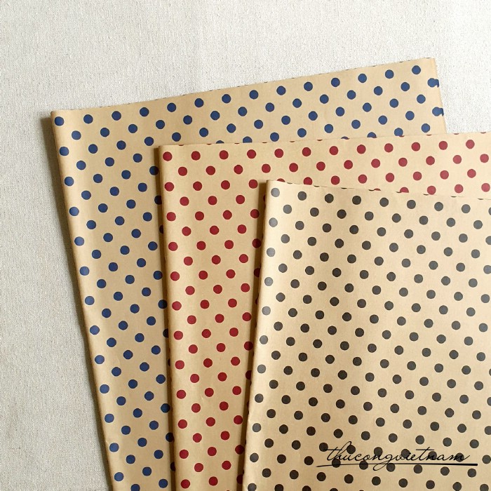 Set 3 tờ Giấy Kraft 72*51cm Chấm bi