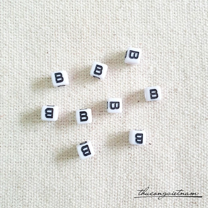 Chữ nhựa 7*7mm (20 chữ) - Chữ B
