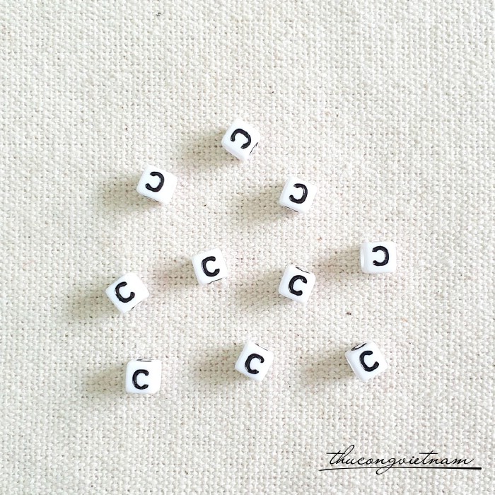 Chữ nhựa 7*7mm (20 chữ) - Chữ C