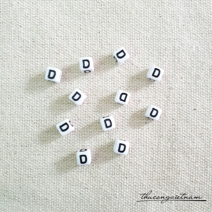 Chữ nhựa 7*7mm (20 chữ) - Chữ D