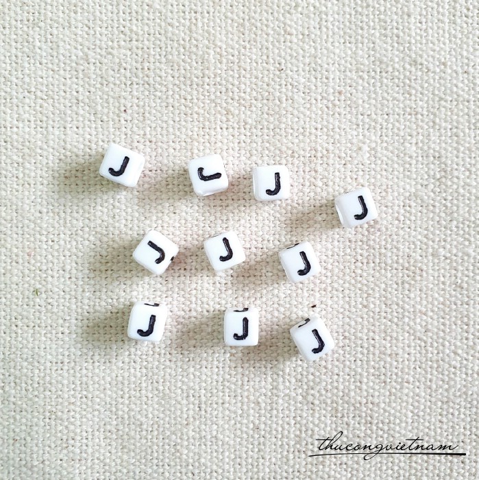 Chữ nhựa 7*7mm (20 chữ) - Chữ J