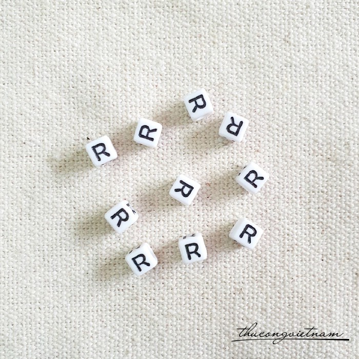 Chữ nhựa 7*7mm (20 chữ) - Chữ R