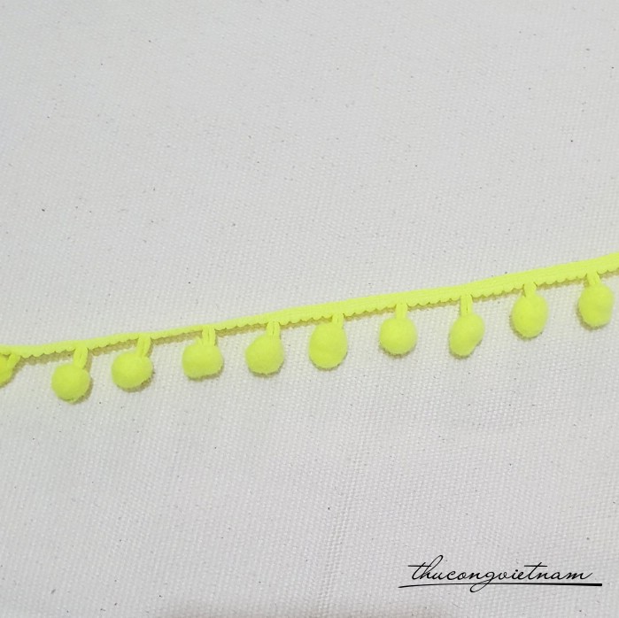 Dây ren viền pompom màu vàng chanh