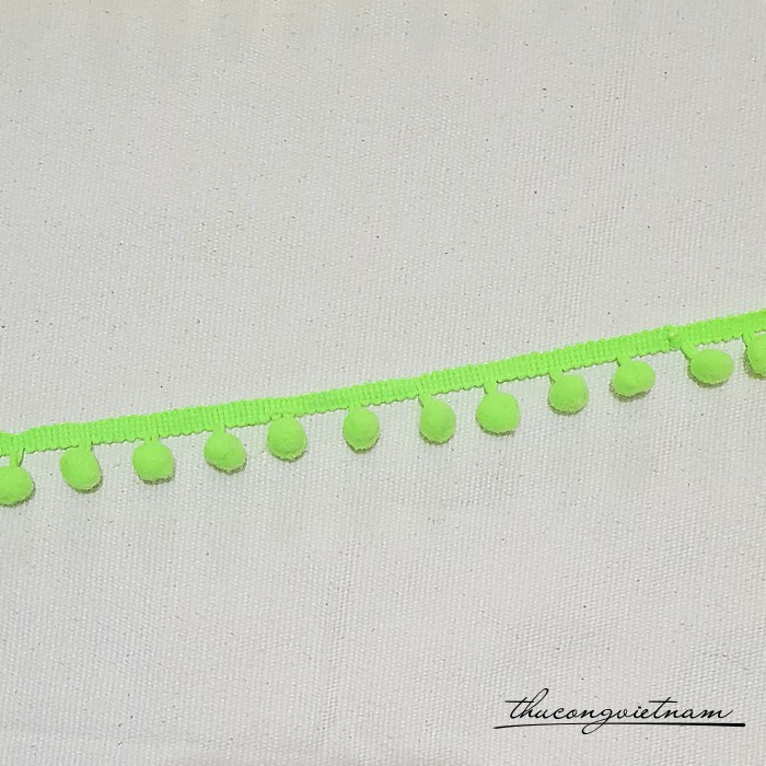 Dây ren viền pompom màu xanh dạ quang