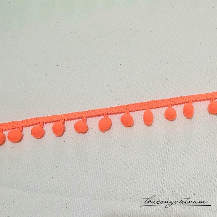Dây ren viền pompom màu cam