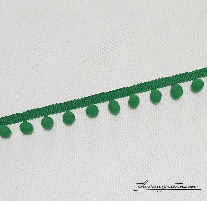 Dây ren viền pompom màu xanh lá