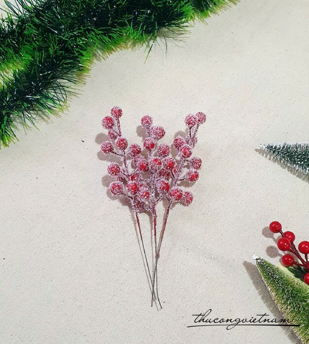 Cành cherry đỏ phủ tuyết 22cm