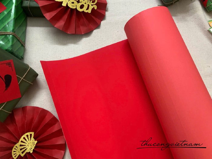 Giấy nhung đỏ gấp quạt 55*80cm (có nếp gấp sẵn)