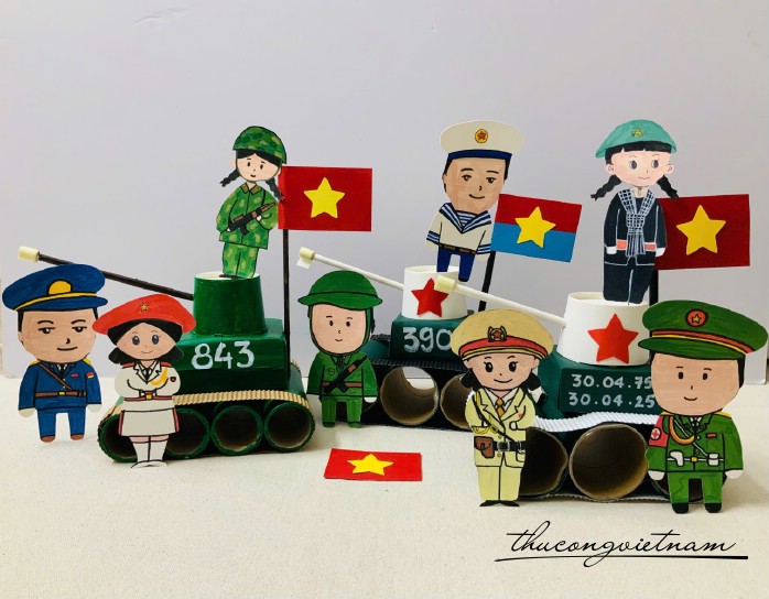Set mô hình giấy xe tăng và 8 khối kỷ niệm 50 năm 30-4