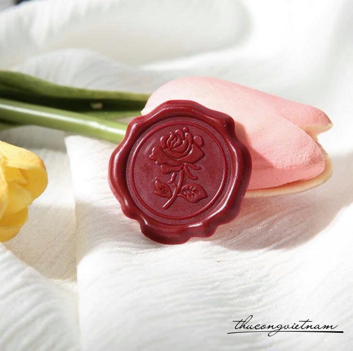 Con dấu đồng hoa hồng làm sẵn 3cm màu đỏ (4 cái)