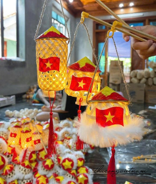 Lồng đèn mây tre nứa nón lá Việt Nam (3 size)