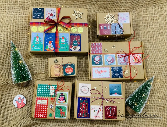 Hộp Giấy kraft nắp gài nhiều kích thước gói sẵn phong cách Giáng Sinh
