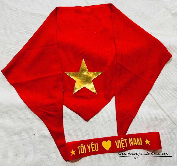 Khăn choàng vải lá cờ Việt Nam (2 size)