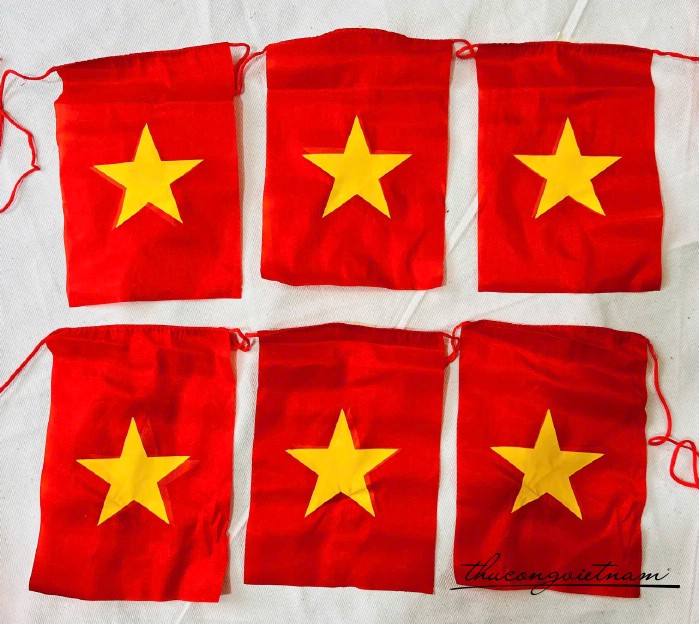 Dây lá cờ vải dù Việt Nam (20 lá – 8m)