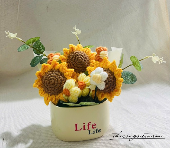 Chậu hoa len hướng dương 3 bông