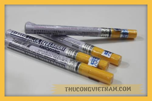 Bút sơn DecoColor Industrial paint marker màu vàng