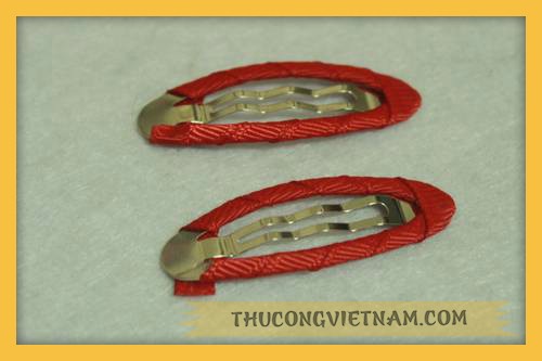 Sườn kẹp tóc quấn dây màu đỏ