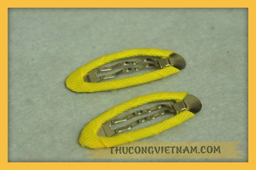 Sườn kẹp tóc quấn dây màu vàng