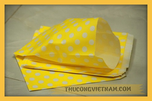 Túi giấy chấm bi TGCB-05