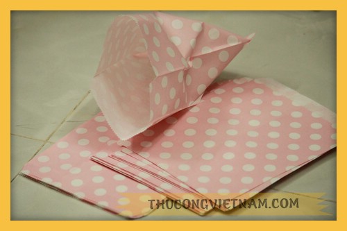Túi giấy chấm bi TGCB-06
