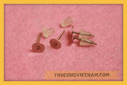 Chuôi bông tai đế nhựa 0,5cm