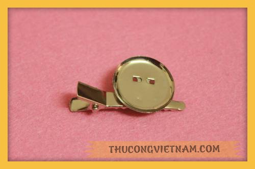 Kẹp cài áo có gắn kẹp mỏ vịt