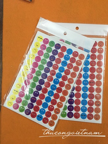 Sticker mặt cười nhiều màu 1.1cm