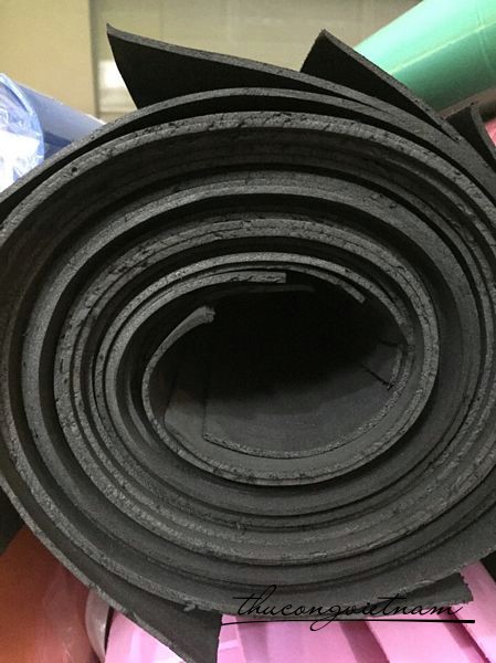 MX2-05 Mút xốp 2 ly 50x75 đen