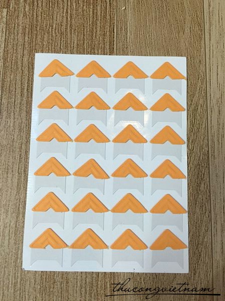 SG-08 Sticker dán góc hình 24 cái đỏ